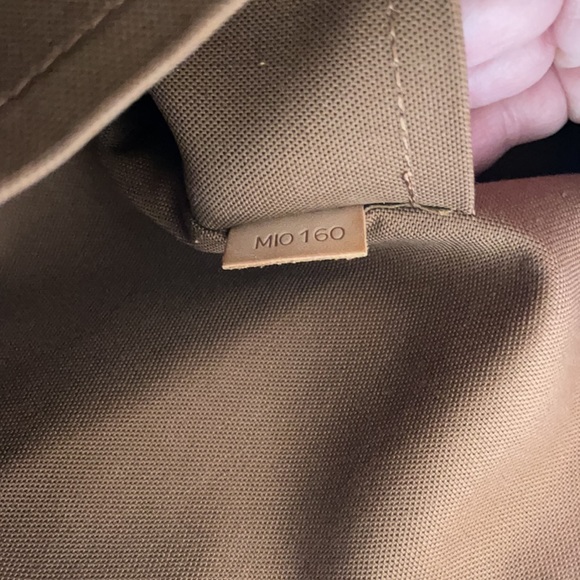 Louis Vuitton Palermo GM - Picture 7 of 8